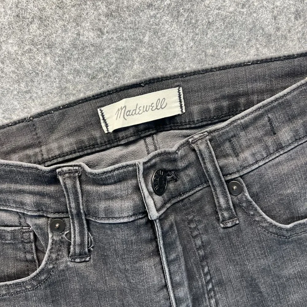Madewell Jeans Women's 26‎ 9 Inch HIgh Rise Black Distressed Raw Hem Denim